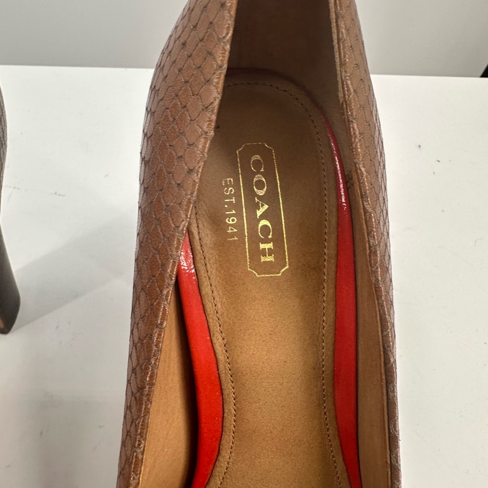 Coach Sue Printed Snakeskin Tan Brown Heels Pumps Size 8.5 - Picture 3 of 11